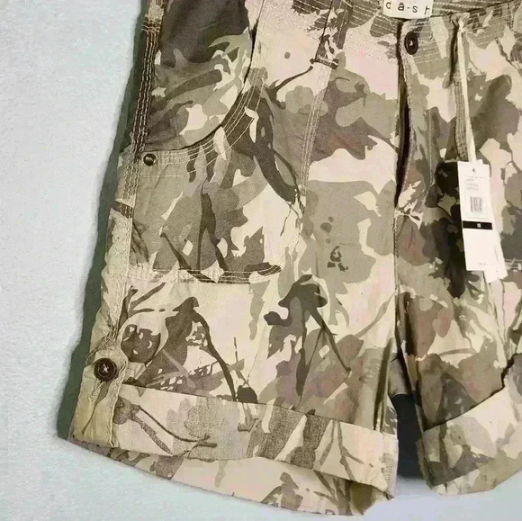 Dash Camo Old Jade Shorts. Cuffed, 4 pocket NWT size 10 - Picture 2 of 11